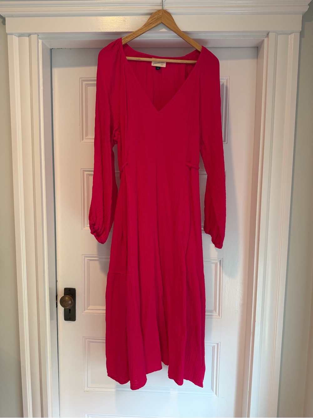 Bright Pink V‑Neck Long Sleeve Maxi Dress